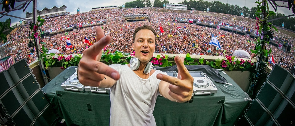 Yves V Shares Tomorrowland Experience, Latest Single “Something Like”, and Plans for 2018 Ahead of Bangkok Show
